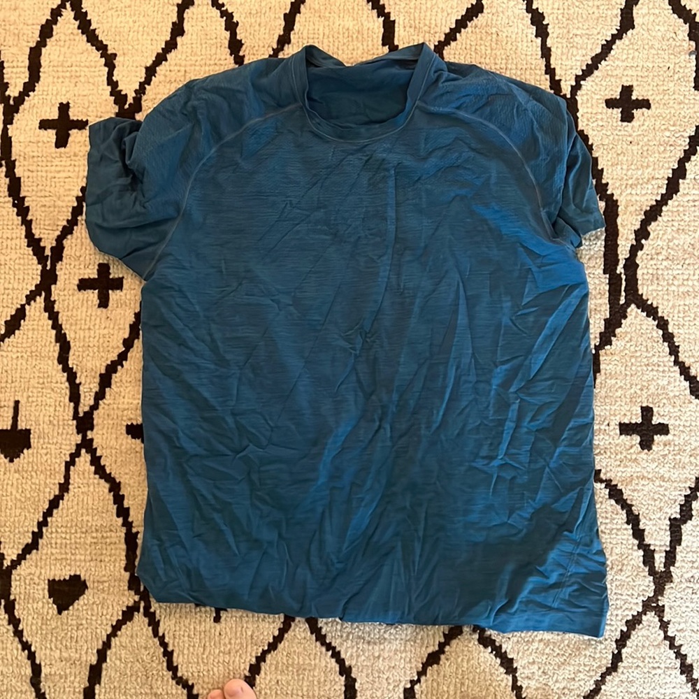 Lululemon metal vent T XL